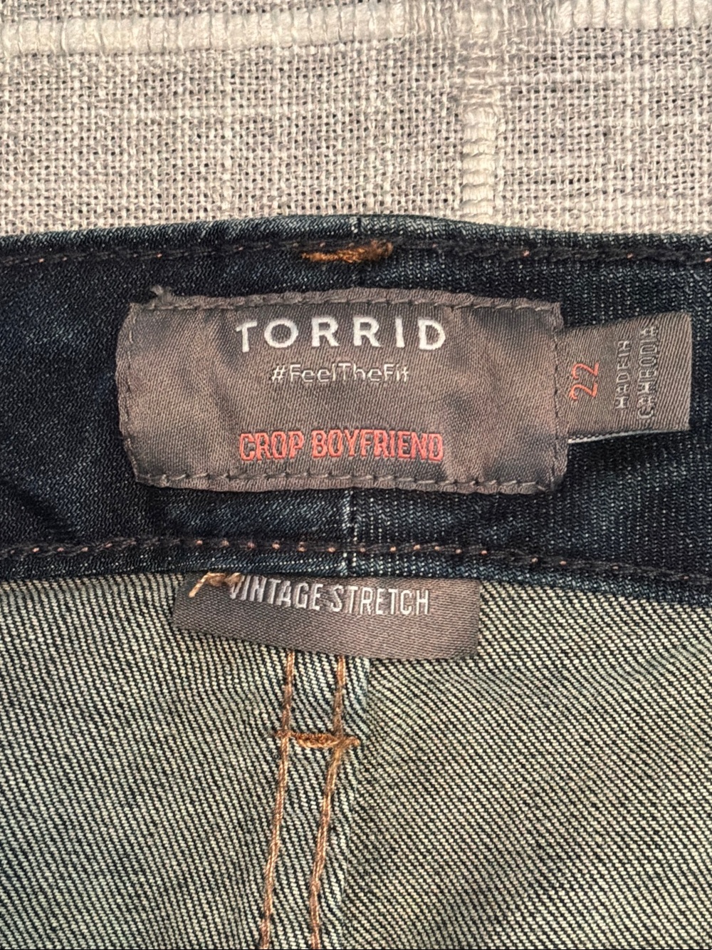torrid Dark Indigo Boyfriend Crop Vintage Stretch w/Rolled Cuff - size 22 - Picture 2 of 7